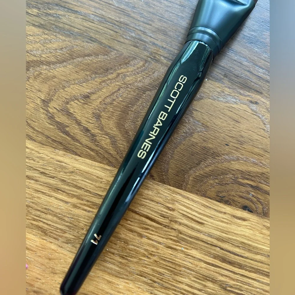 New Scott Barn pro brush #71 The Contour brush